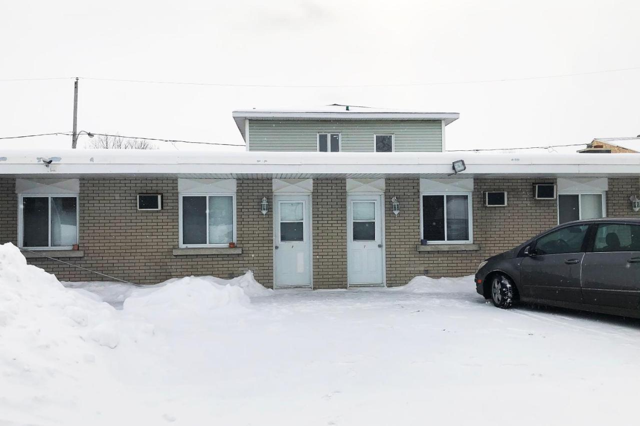 Hotel Tracy - St Lawrence River Sorel-Tracy Exterior photo